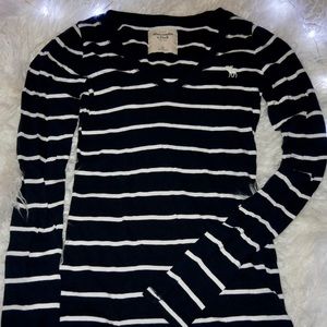 Navy and White Striped Long-Sleeve T-Shirt A&F